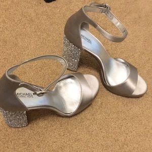 Michael Kors Silver Pumps